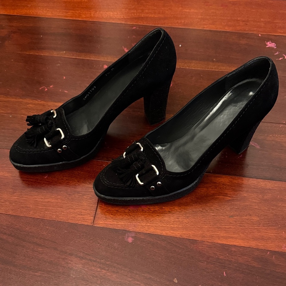 Stuart Weitzman  Elegant Black Women's Heels with Tassel Accents 7.5